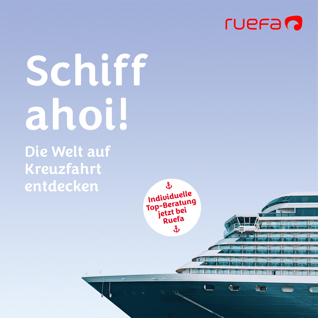 Kreuzfahrtschiff auf hoher See